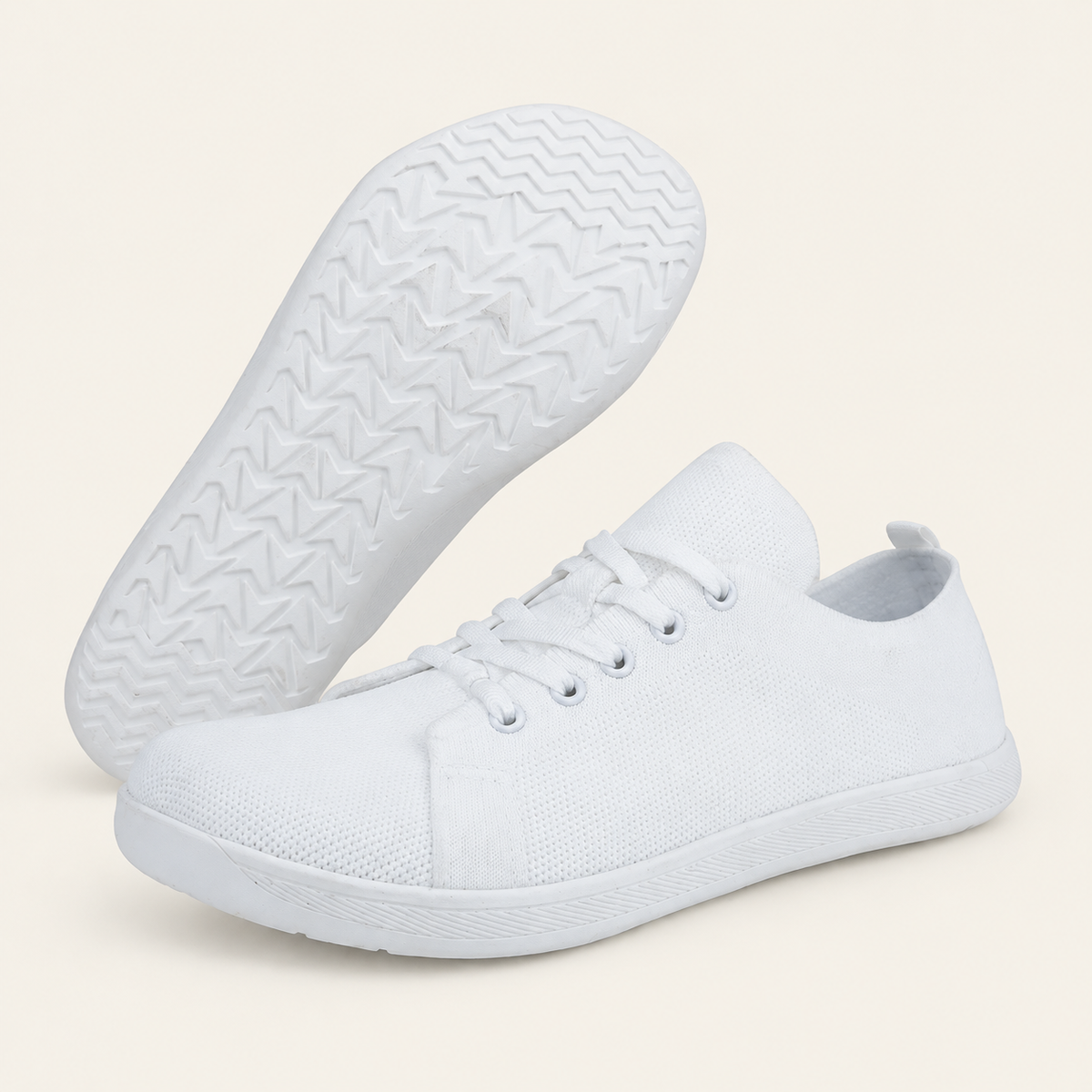 Carrera Aire™ — Blanco, fondo crema