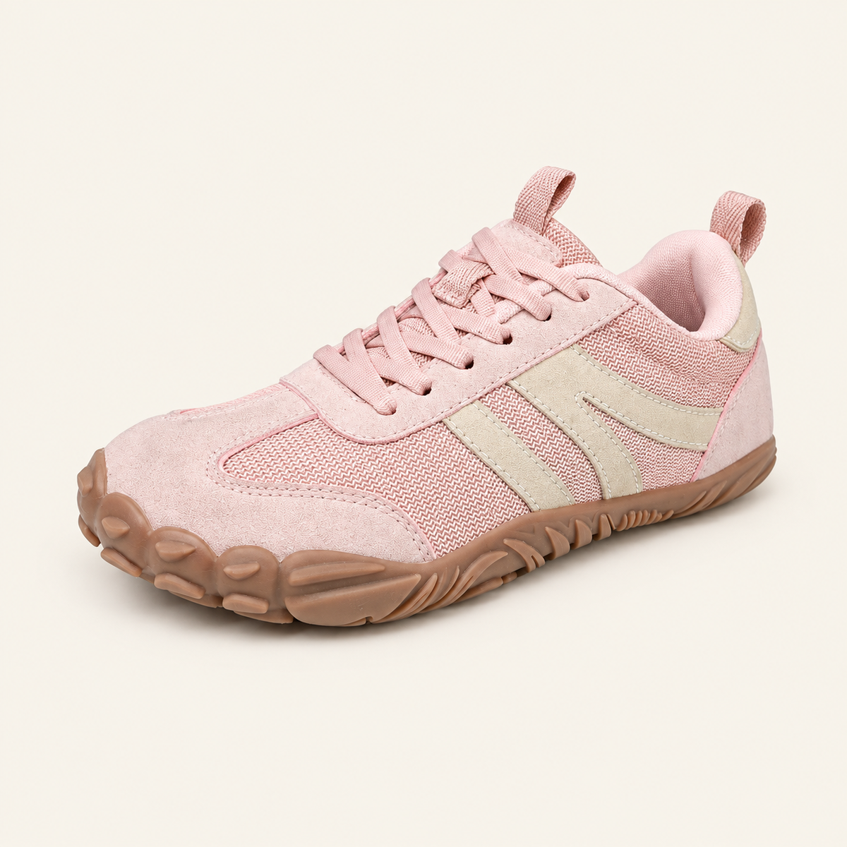 Carrera Urban™, zapatilla rosa modelo 8899 sobre fondo crema.