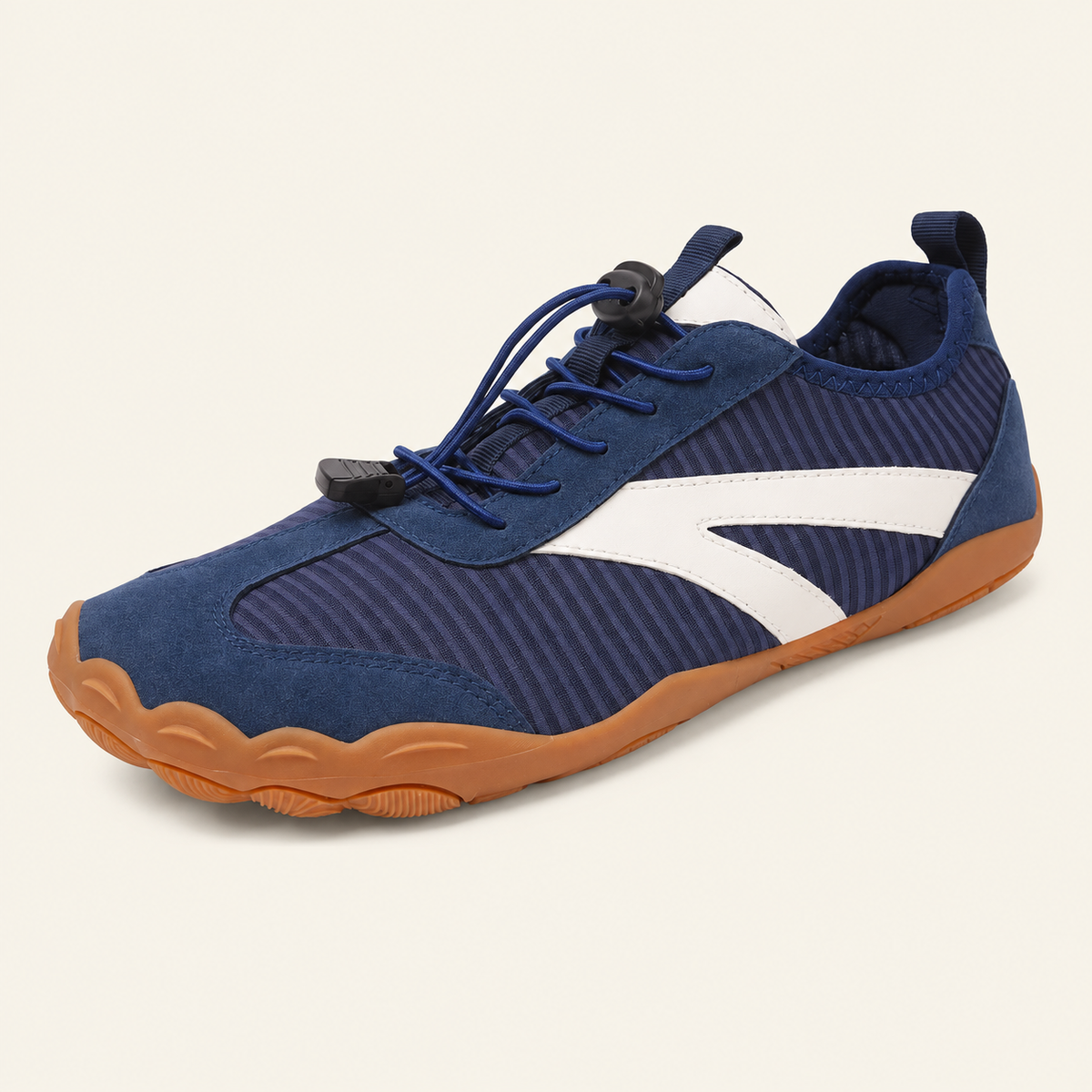 Carrera Urban™, zapatilla azul modelo A830 sobre fondo crema.